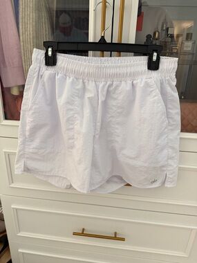 ALO Yoga White Alumni Shorts